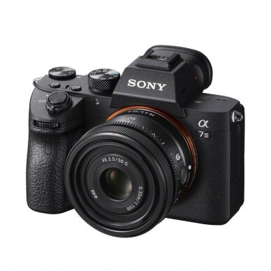 Sony FE 50mm F2.5 G  + papildoma 1-erių metų garantija.