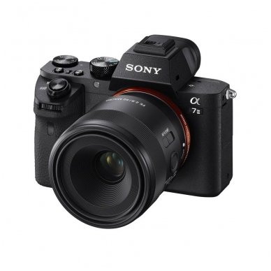Sony FE 50 mm F2.8 Macro